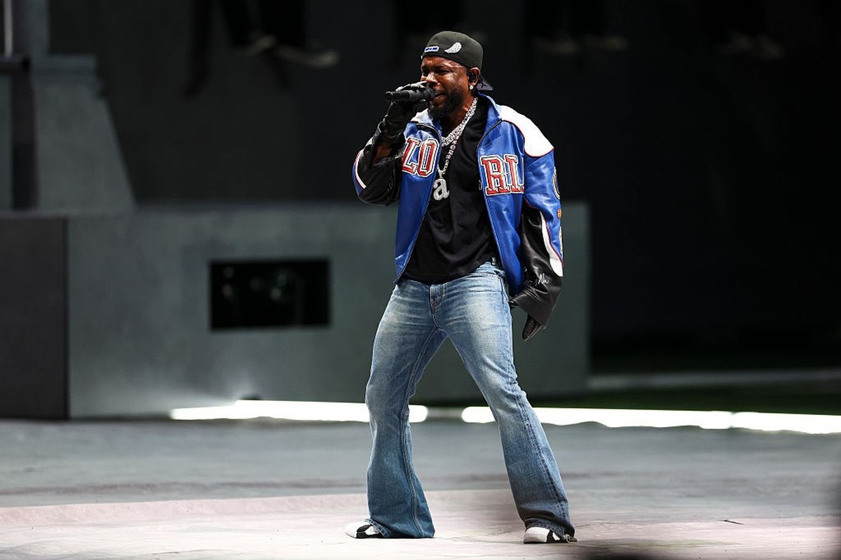 NEW ORLEANS, LOUISIANA - FEBRUARY 9: Kendrick Lamar performs in the Apple Music Halftime Show during Super Bowl LIX between the Philadelphia Eagles and the Kansas City Chiefs at Caesars Superdome on F ...