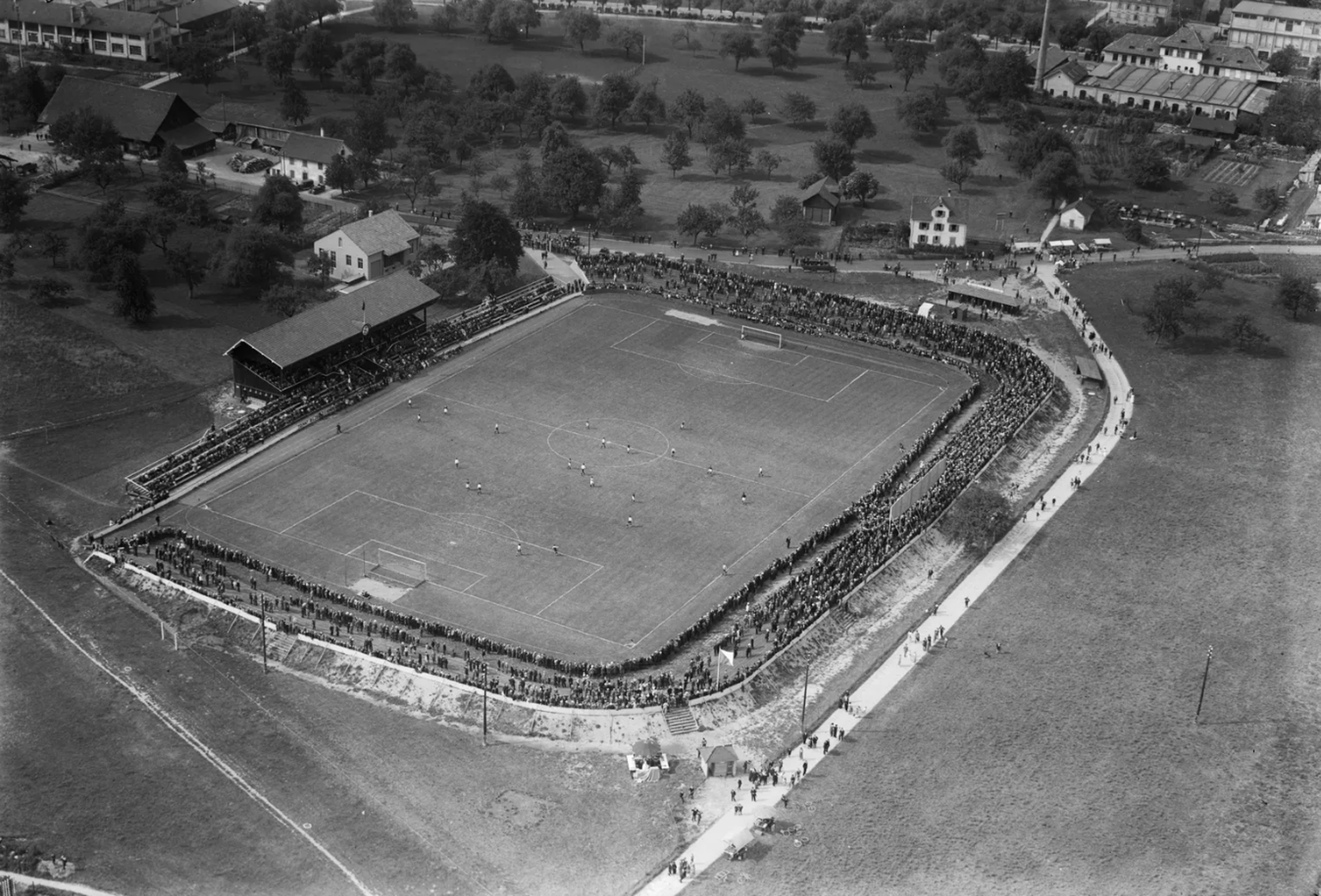 Das Hardturmstadion im Jahr 1925. <i>(Fotograf: Mittelholzer, Walter)</i>