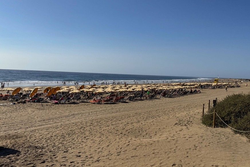 Beruehmter, beliebter Strand im Sueden von Gran Canaria und ein bedeutendes touristisches Zentrum, das f�r seinen langen, goldenen Sandstrand und seine Naehe zum Duenenreservat von Maspalomas bekannt  ...