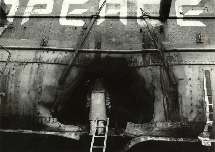 Taucher hatten zwei Bomben am Schiffsrumpf befestigt – die Detonation der zweiten liess das Schiff sinken.