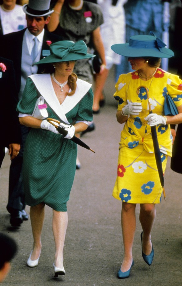 Sarah Ferguson And The Princess Of Wales Diana Diana Spencer, Lady Di In Ascot In June 1987 b/w photo 1674752 Sarah Ferguson And The Princess Of Wales Diana Diana Spencer, Lady Di In Ascot In June 198 ...