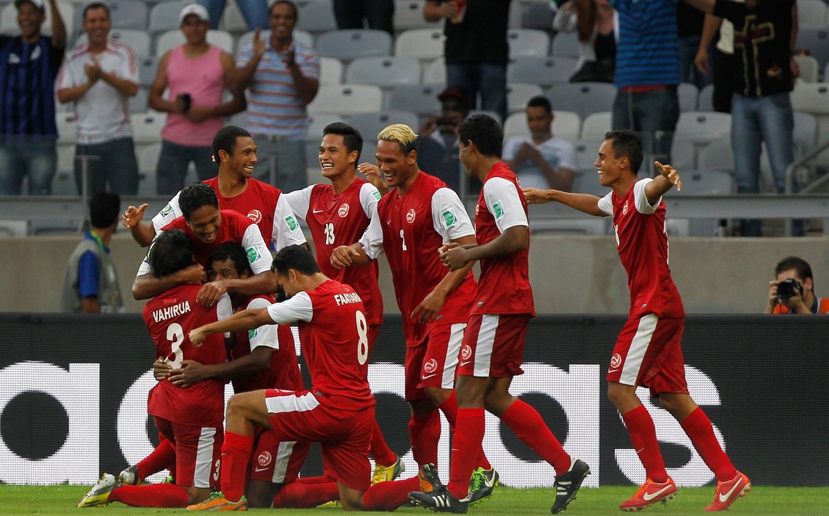 Bildnummer: 13817480 Datum: 17.06.2013 Copyright: imago/Xinhua
(130617) -- BELO HORIZONTE, June 17, 2013 (Xinhua) -- Tahiti s players celebrate after scoring during the FIFA s Confederations Cup Braz ...