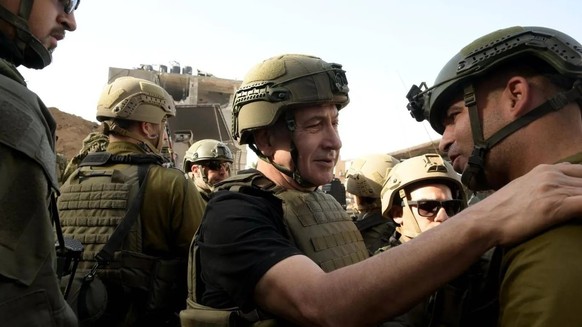 Ground offensive against Hamas terrorists: Israeli Prime Minister Benjamin Netanyahu visits Israeli troops in the Gaza Strip.