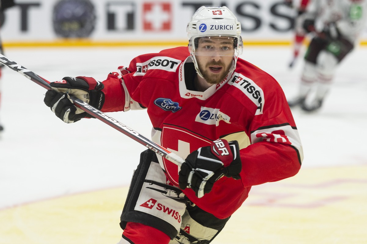 Switzerland's Lino Martschini in action, during the friendly Ice Hockey match between Switzerland and Latvia in Weinfelden, Switzerland, Saturday, 04, May 2019. (KEYSTONE/Walter Bieri)