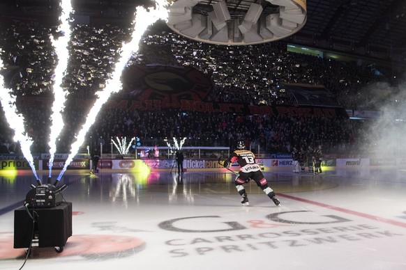 Berns Luca Hischier erscheint im ersten Eishockey Playoff-Viertelfinalspiel der National League A zwischen dem SC Bern und dem EHC Biel am Samstag, 4. Maerz 2017, in der PostFinance Arena in Bern. (KE ...