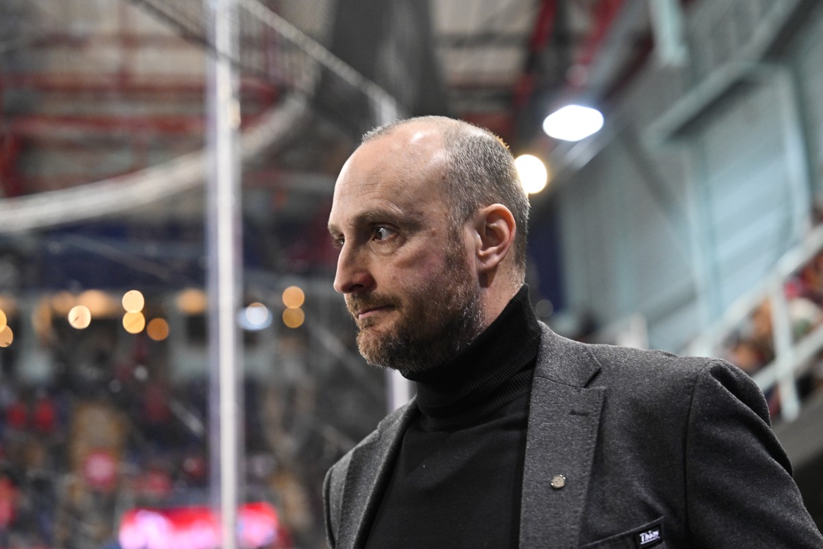 Davos' Headcoach Christian Wohlwend in Spiel 3 des Playoff 1/4 Final Eishockeyspiels der National League zwischen den Rapperswil-Jona Lakers und dem HC Davos, am Dienstag, 29. Maerz 2022, in der  ...