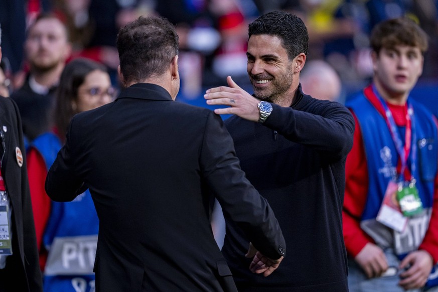 Atletico de Madrid v Arsenal FC - UEFA Champions League 2025/26 Semi Final First Leg MADRID, SPAIN - APRIL 29: Arsenal Head Coach Mikel Arteta R greets Atletico de Madrid Head Coach Diego Simeone L du ...