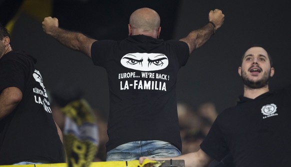 epa05455482 Beitar Jerusalem supporters cheer for their team during the UEFA Europa League third qualifying round second leg match Beitar Jerusalem vs FK Jelgava at Teddy Stadium in Jerusalem, Israel, ...