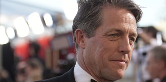 «Eine Gang masturbierender Aufpasser!» Hugh Grant rantet gegen Johnson auf Twitter