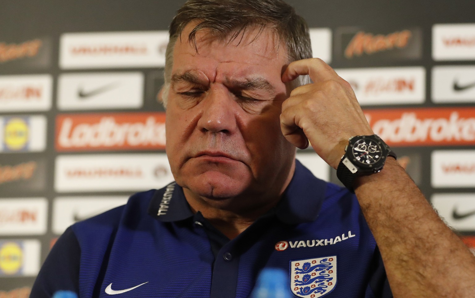 Britain Football Soccer - England - Sam Allardyce Press Conference - St. Georges Park - 29/8/16
England manager Sam Allardyce during the press conference
Action Images via Reuters / Carl Recine
Li ...