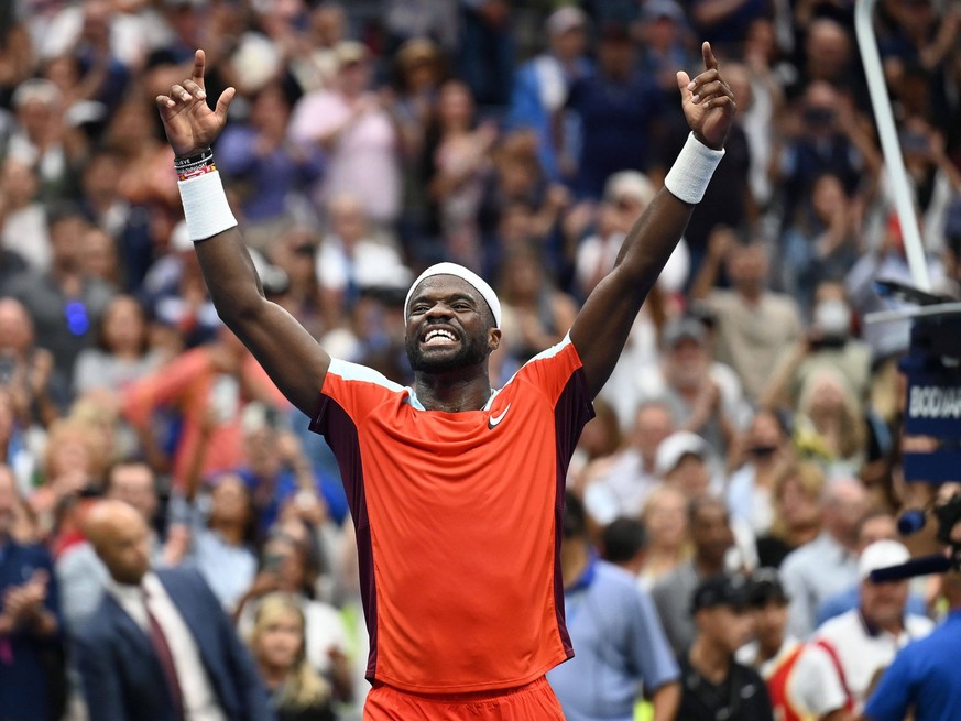 FLUSHING MEADOW, NY SEPTEMBER 07: Frances Tiafoe USA celebrates winning his quarter final match at the US Open, on September 07, 2022, played at the USTA Billie Jean King National Tennis Center, Flush ...