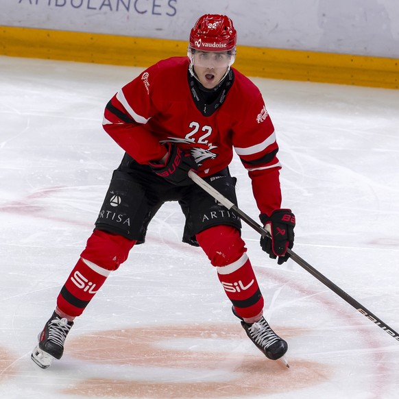 Janne Kuokkanen (LHC) controls the puck, during a National League regular season game of the Swiss Championship between Lausanne HC, LHC, and HC Ambri-Piotta, HCAP, at the ice stadium Vaudoise Arena i ...