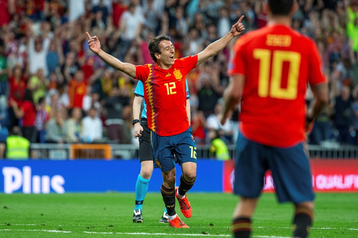 epa07639752 Spain's Mikel Oyarzabal celebrates after scoring the 3-0 lead during the UEFA EURO 2020 qualifying soccer match between Spain and Sweden at the Santiago Bernabeu stadium in Madrid, Sp ...
