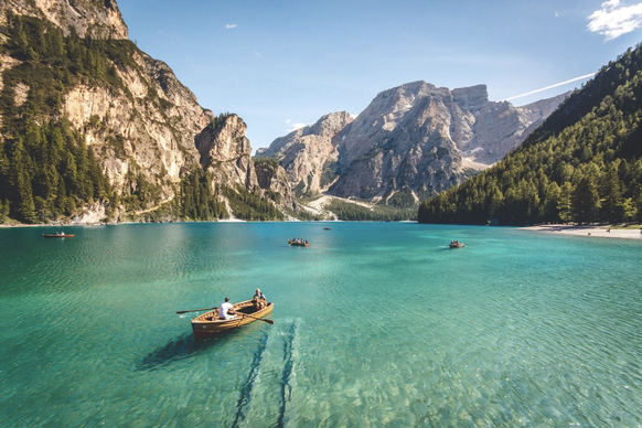 Keine sechs Autostunden von Zürich entfernt: Der Pragser Wildsee im im italienischen Südtirol.