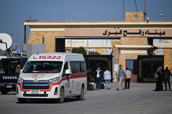 epa11867792 Vehicles bound for the Gaza Strip at the Rafah border crossing between the Gaza Strip and Egypt, 01 February 2025, after the announcement of a ceasefire agreement between Israel and Hamas. ...