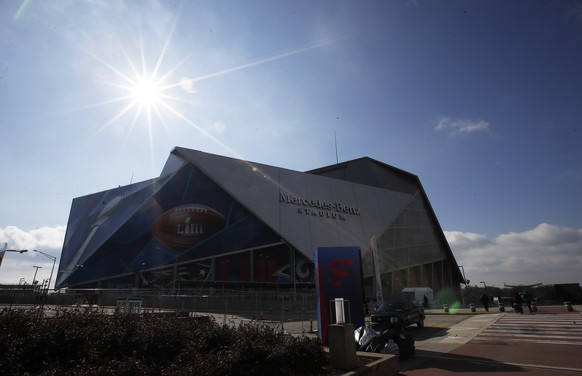 epa07330385 Super Bowl LIII signage on the outside of Mercedes-Benz Stadium as media are given a tour of preparations for the National Football League&#039;s Super Bowl LIII at Mercedes-Benz Stadium i ...