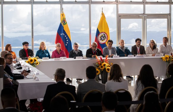 epa10319167 The peace dialogue between the Colombian Government and guerrillas of the National Liberation Army (ELN) at the Humboldt Hotel located in the Waraira Repano (Avila) National Park, in Carac ...