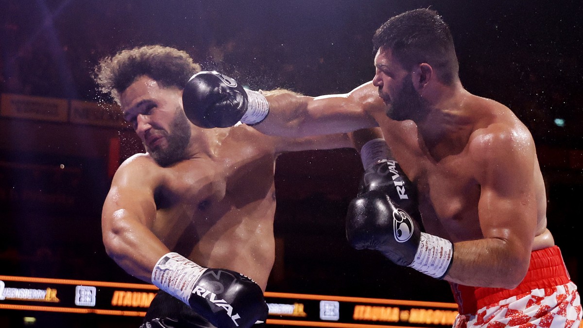 Boxer Filip Hrgovic , right, punches Moses Itauma during their vacant IBF world heavyweight title, Saturday, Aug. 29, 2026, in London. (Steven Paston/PA via AP)
Moses Itauma,Filip Hrgovic