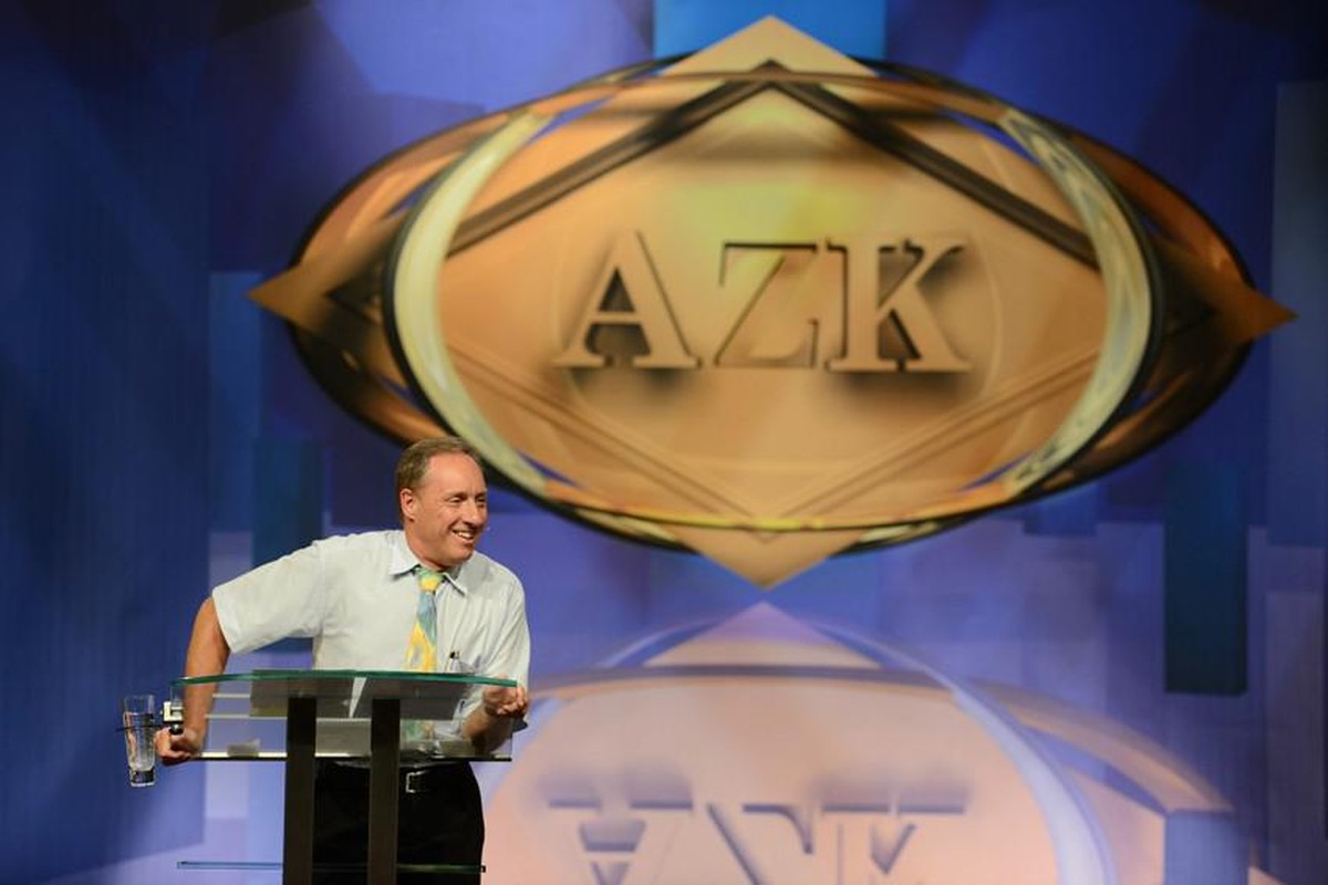 Ivo Sasek
https://www.ivo-sasek.ch/zur-person/