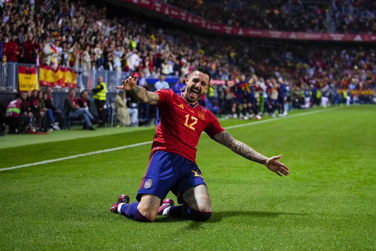 Spain's Joselu celebrates scoring his side's 2nd goal during the Euro 2024 group A qualifying soccer match between Spain and Norway at La Rosaleda stadium in Malaga, Spain, Saturday, March 2 ...