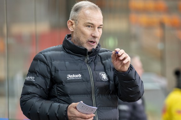 Tigers Head Coach Rikard Franzen, waehrend dem Meisterschaftsspiel der National League zwischen den SCL Tigers und den ZSC Lions, am Dienstag 22. Dezember 2020, im Ilfisstadion in Langnau. (KEYSTONE / ...