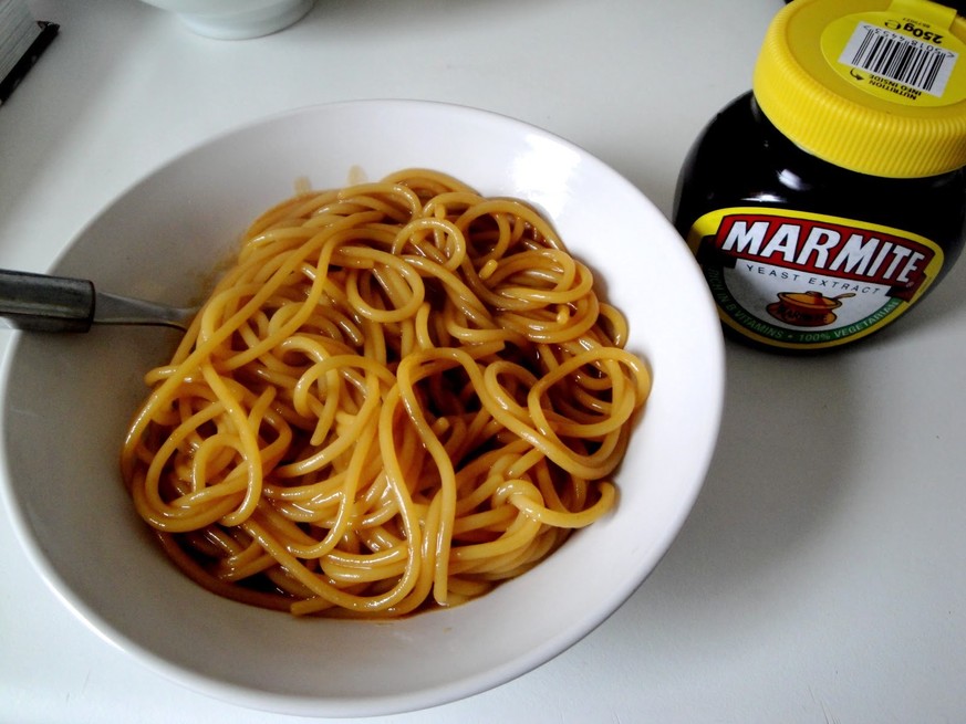 marmite spaghetti kochen essen food nigella lawson rezept http://1.bp.blogspot.com/_6RenJxe_xIQ/TUHn8rlIAVI/AAAAAAAAAEQ/MNxpTDWydi8/s1600/marmite+spaghetti.jpg