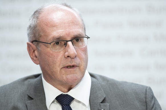 Andreas Stettbacher, Delegierter des Bundesrates fuer den Koordinierten Sanitaetsdienst, spricht an einem Point de Presse zur Coronavirus-Lage, am Dienstag, 20. Oktober 2020, in Bern. (KEYSTONE/Peter  ...