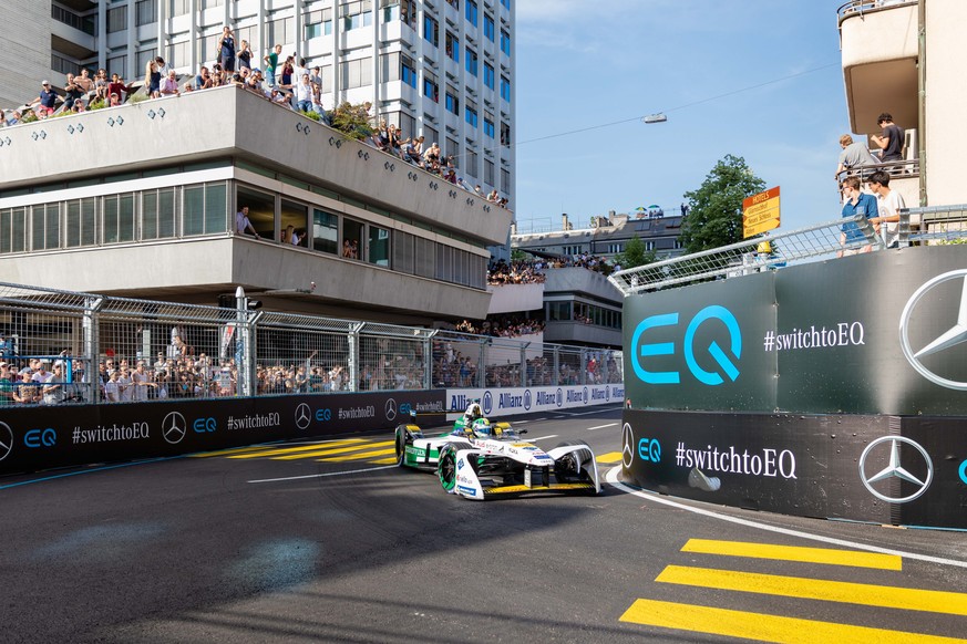 Der Gewinner, Brasilianer Luca di Grassi vom Team Audi Sport ABT Schaeffler waehrend des Formel E-Prix Zuerich, am 10. Juni 2018 in Zuerich Enge. Das Rennen findet 2018 zum ersten Mal in der Schweiz s ...