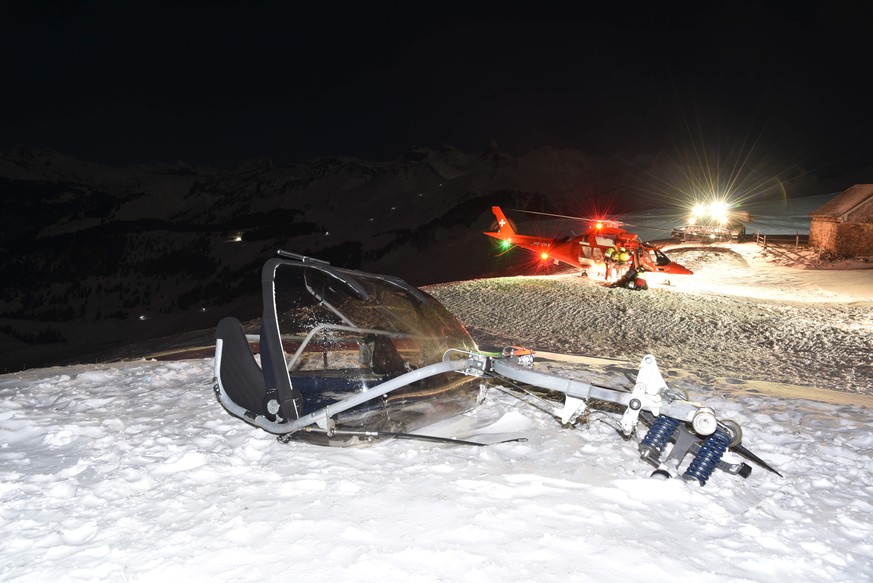 Am Donnerstagabend, 6. Februar 2020, kurz nach 22 Uhr ist im Gebiet Charenstöckli ein mit vier Personen besetzter Sessel des Sessellifts Stoos-Fronalpstock rund 10 Meter abgestürzt.