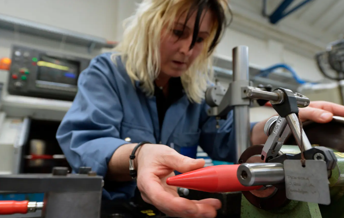 Armement en Suisse: Rheinmetall livrerait volontiers à l'Ukraine les munitions produites en Suisse - s'il n'y avait pas la loi sur le matériel de guerre.