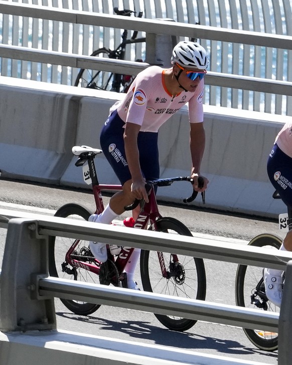 Mathieu van der Poel of the Netherlands rides across the Sea Cliff Bridge during the elite men&#039;s road race at the world road cycling championships in Wollongong, Australia, Sunday, Sept. 25, 2022 ...