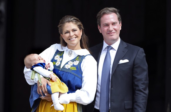 Stolze Eltern: Schwedens Prinzessin Madeleine und Christopher O'Neill mit ihrer Tochter&nbsp;Prinzessin Leonore.