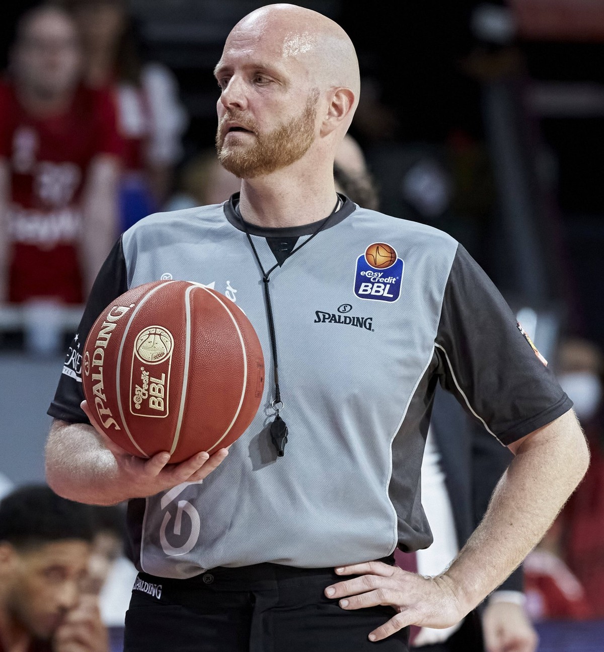 IMAGO / Eibner

2021/22 DBB BBL1 HFG4 FC Bayern München vs Telekom Baskets Bonn. BARTH Benjamin (DBB Referee) 2021/22 DBB BBL1 HFG4 FC Bayern München vs Telekom Baskets Bonn München *** 2021 22 DBB BB ...