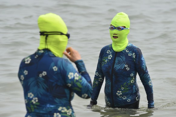 Facekini im Partnerlook.
