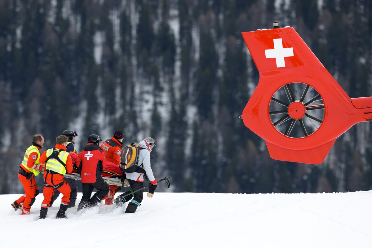 KEYPIX - Michelle Gisin of Switzerland is being carried on a stretcher after a fall, and is being airlifted by a Rega helicopter during the women's Downhill training race at the Alpine Skiing FIS ...