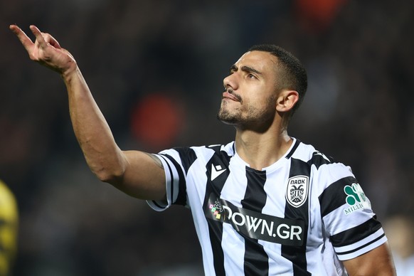 epa12509263 PAOK&#039;s Giorgos Giakoumakis celebrates scoring the 2-0 goal during the UEFA Europa League soccer match between PAOK and Young Boys in Thessaloniki, Greece, 06 November 2025. EPA/ACHILL ...