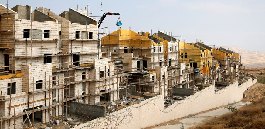 Bulidings can be seen under construction in the Israeli settlement of Maale Edumim, in the occupied West Bank December 28, 2016. REUTERS/Baz Ratner