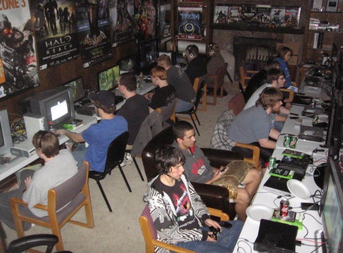 LAN-Party im Keller des Kollegen. 😍
