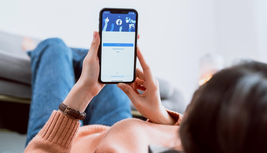 Auch ohne Facebook-App auf dem iPhone werden User-Aktivitäten zu Werbezwecken ausgewertet. Allerdings ist es mit den neuen Datenschutz-Angaben im App Store so eine Sache ...