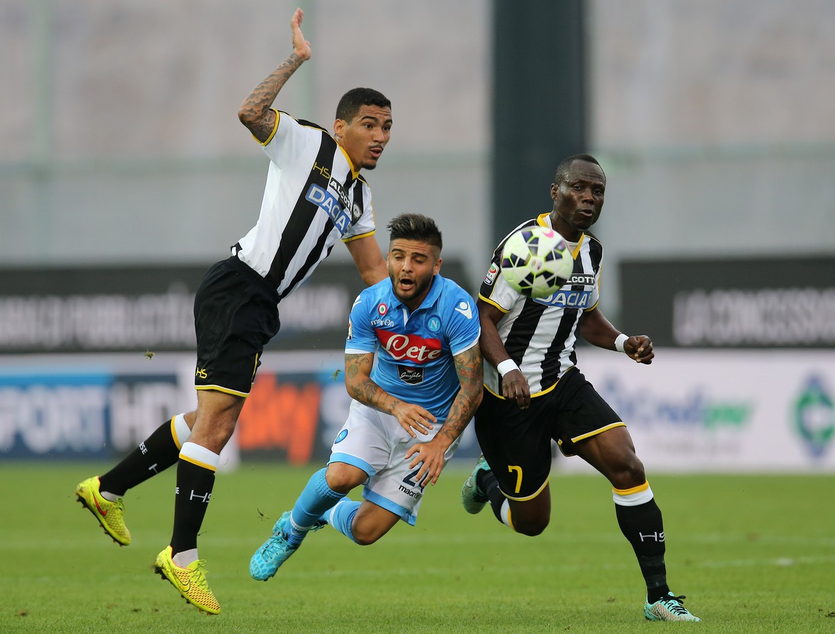 Kein Durchkommen für Napolis&nbsp;Lorenzo Insigne.