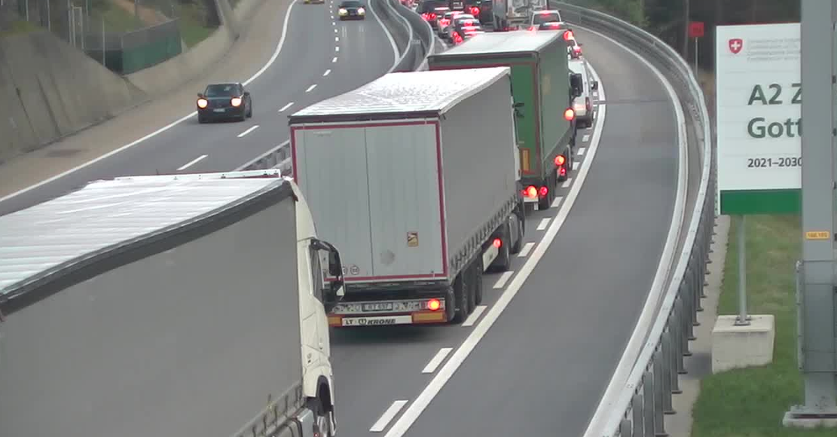 Stau am Gotthard-Nordportal auf zehn Kilometer angewachsen