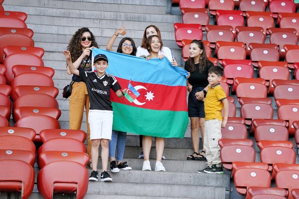 IMAGO / Geisser

Foto Manuel Geisser 27.07.2022 UEFA Champions League Qualifikation FC Zuerich - Qarabag FK.Bild : Karabach Fans *** Photo Manuel Geisser 27 07 2022 UEFA Champions League qualification ...