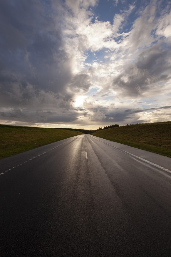 Erdiger Geruch: Asphalt nach Gewitterregen.&nbsp;