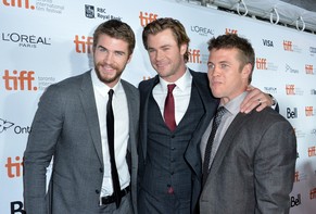 Liam,Chris und Luke Hemsworth 2013 in Toronto.