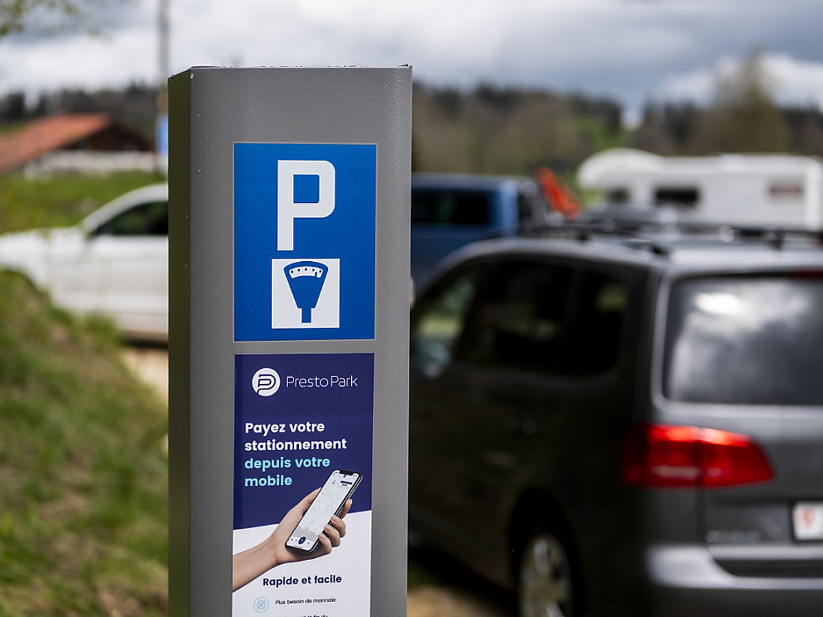 La nouvelle politique de stationnement prévoit une zone sur horodateur au centre-ville de La Chaux-de-Fonds (image symbolique).