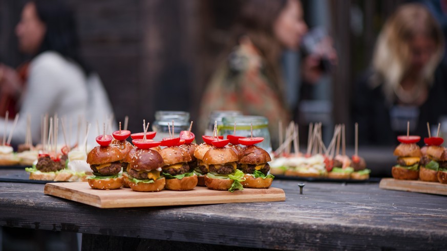 bar food beef sliders essen trinken drinks alkohol USA