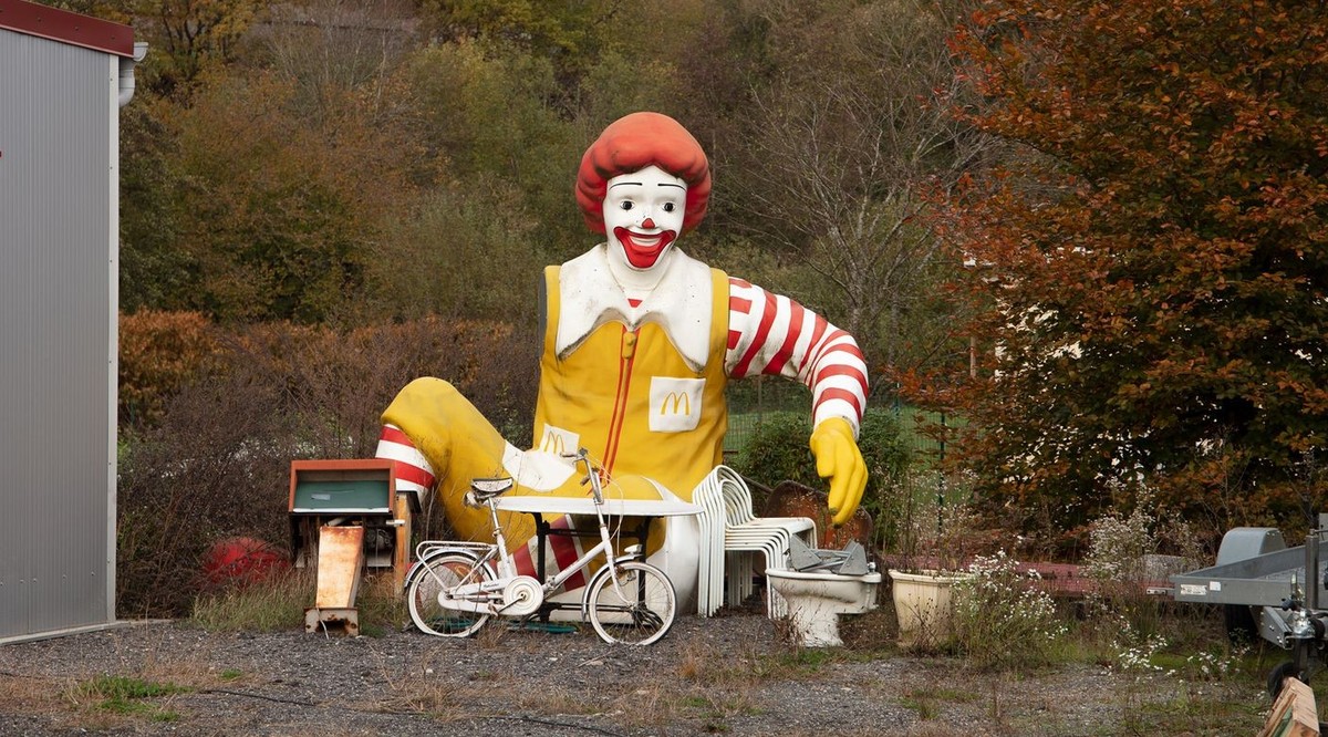 Weird France! Skurrile Gebäude und Strassenattraktionen in Frankreich. https://www.archive-arn.fr/