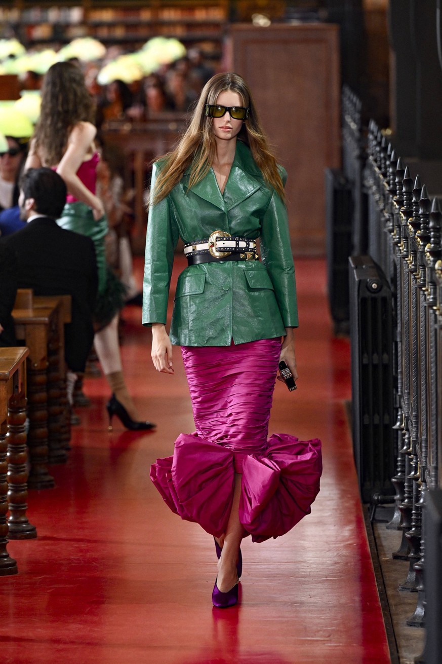 Valentino Women s Ready-to-Wear Spring/Summer 2027 Collection Fashion Show during Paris Fashion Week PFW at the Biblioth�que Sainte-Genevi�ve in Paris,France, on October 4, 2026 Bestimage Valentino Wo ...