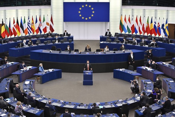 News Bilder des Tages Marco Zanni bei einer Plenartagung zur Sicherheit in Europa und die milit