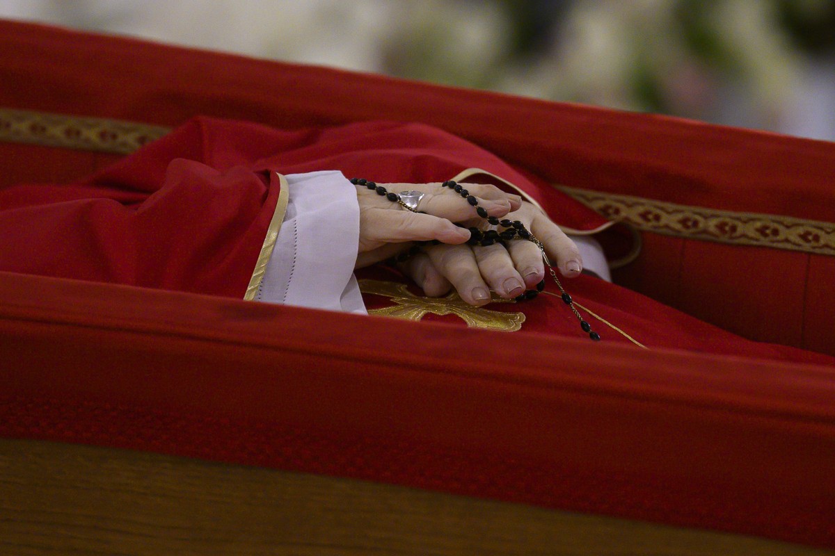 Pope Francis's body is laid out in state inside his private chapel at the Vatican, Monday, April 21, 2025. (Vatican Media via AP, HO)
APTOPIX Vatican Pope Francis Obit